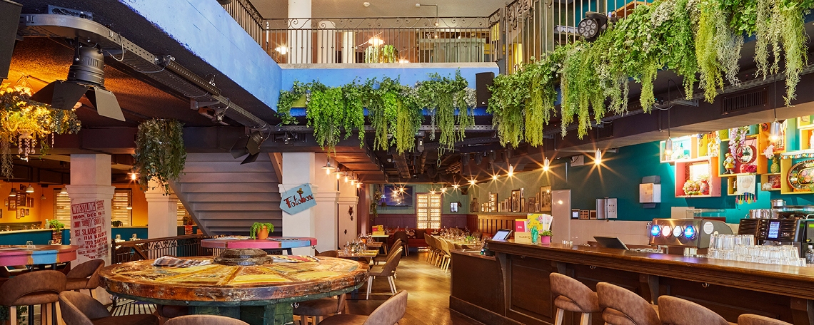 Team-Mitarbeiter*in Office 100%, 1. Bild